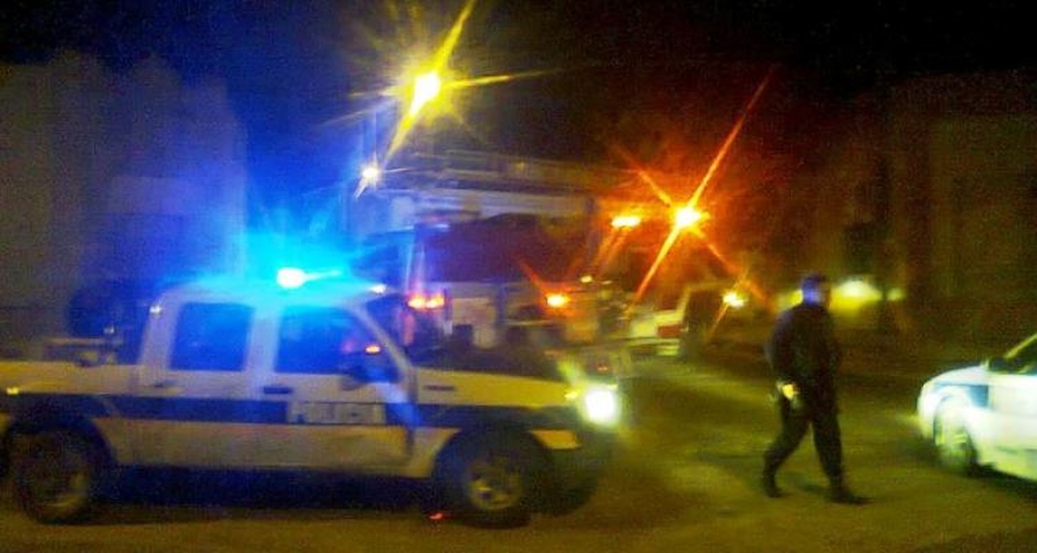 Intervención de bomberos en Miguel Porta y Riobamba