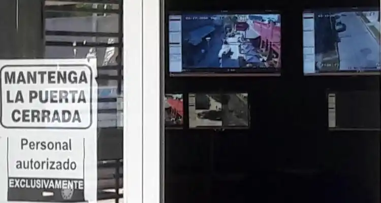 Al menos un procesado por robos calificados  está encargado de vigilar las cámaras de seguridad