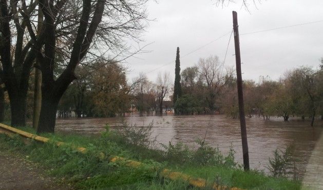 Desborde del Río Luján y Arrecifes: Hay 200 evacuados 