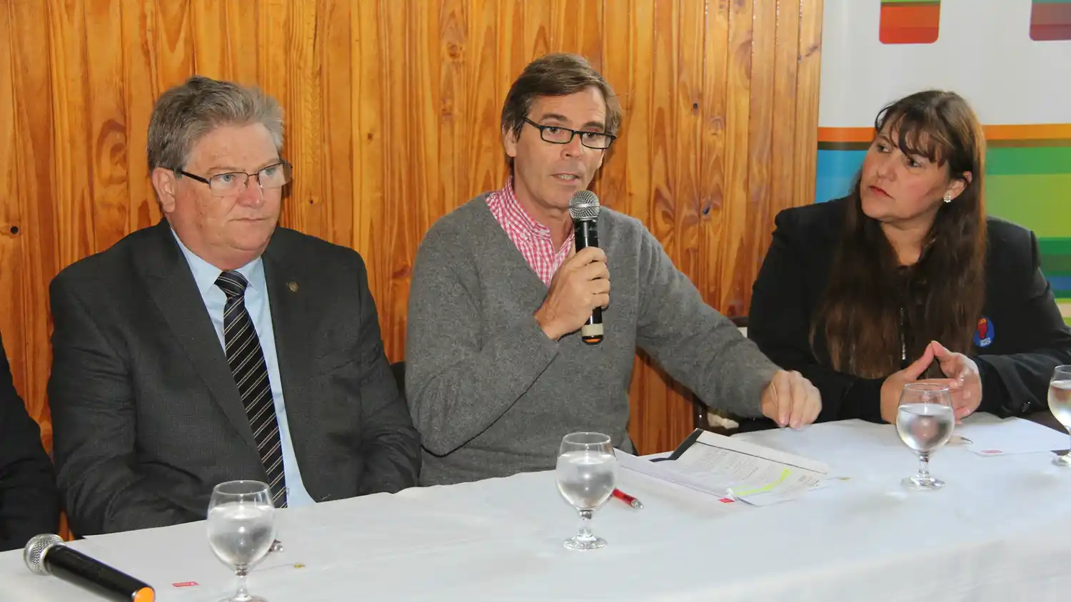 Fascendini presidió la apertura de ofertas para la repavimentación de la Ruta 10