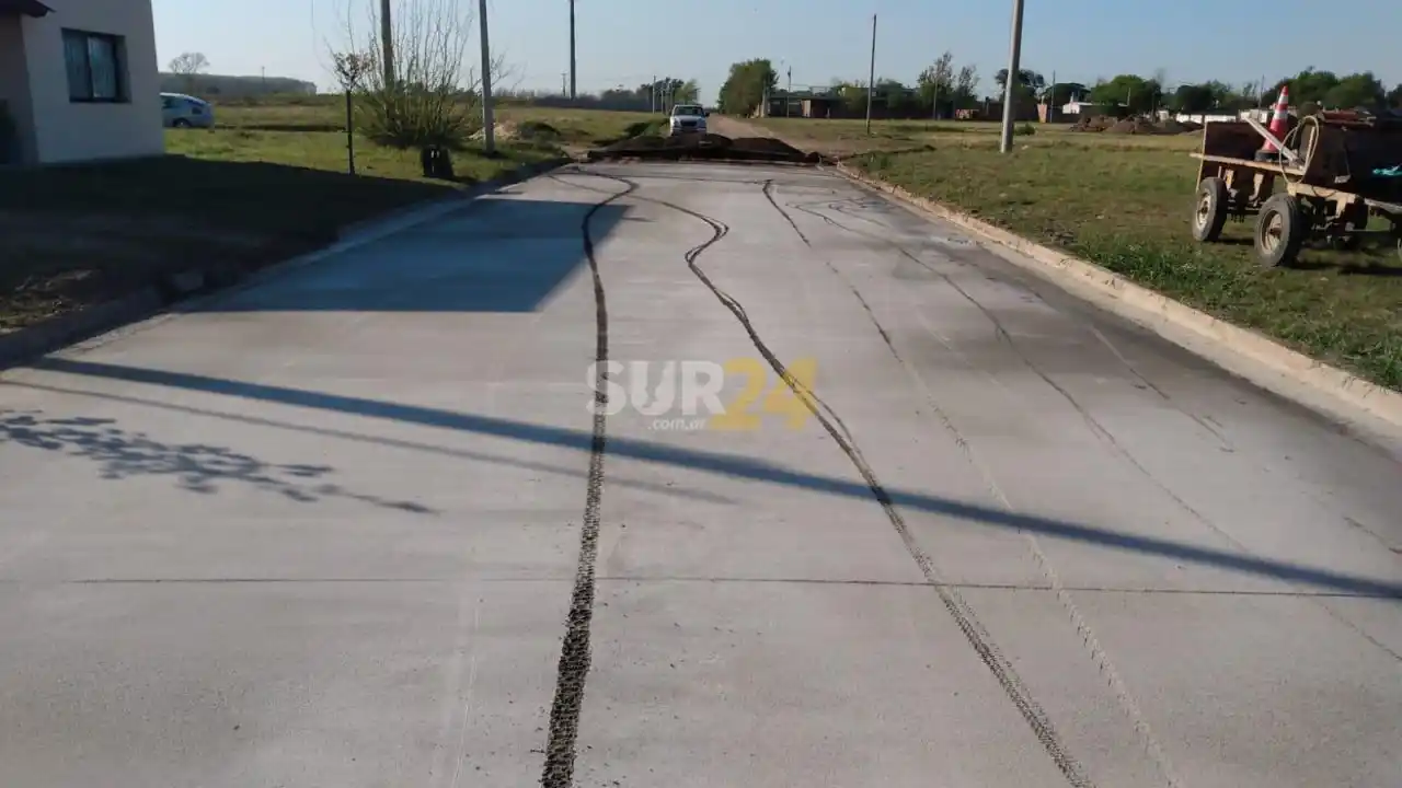 Vandalizaron una cuadra recién pavimentada en barrio Cayetano Silva