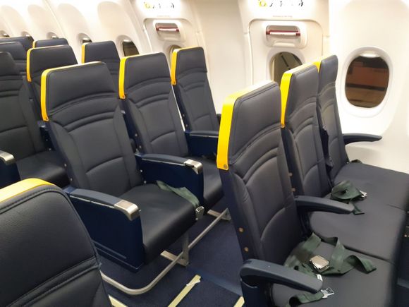 Volando en el 737 MAX 8200 «Gamechanger» de Ryanair: 197 asientos y una experiencia consistente