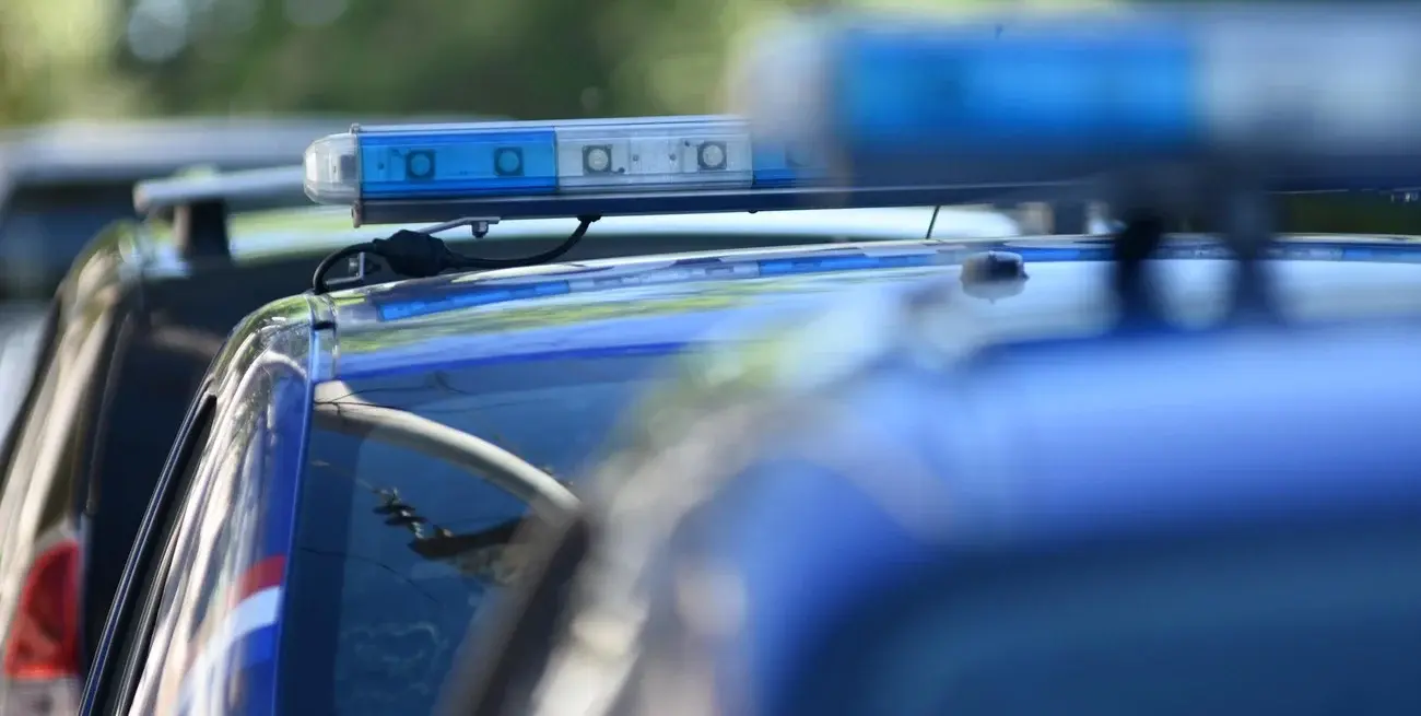 Intentaron sustraer un celular y fueron interceptados por la Policía
