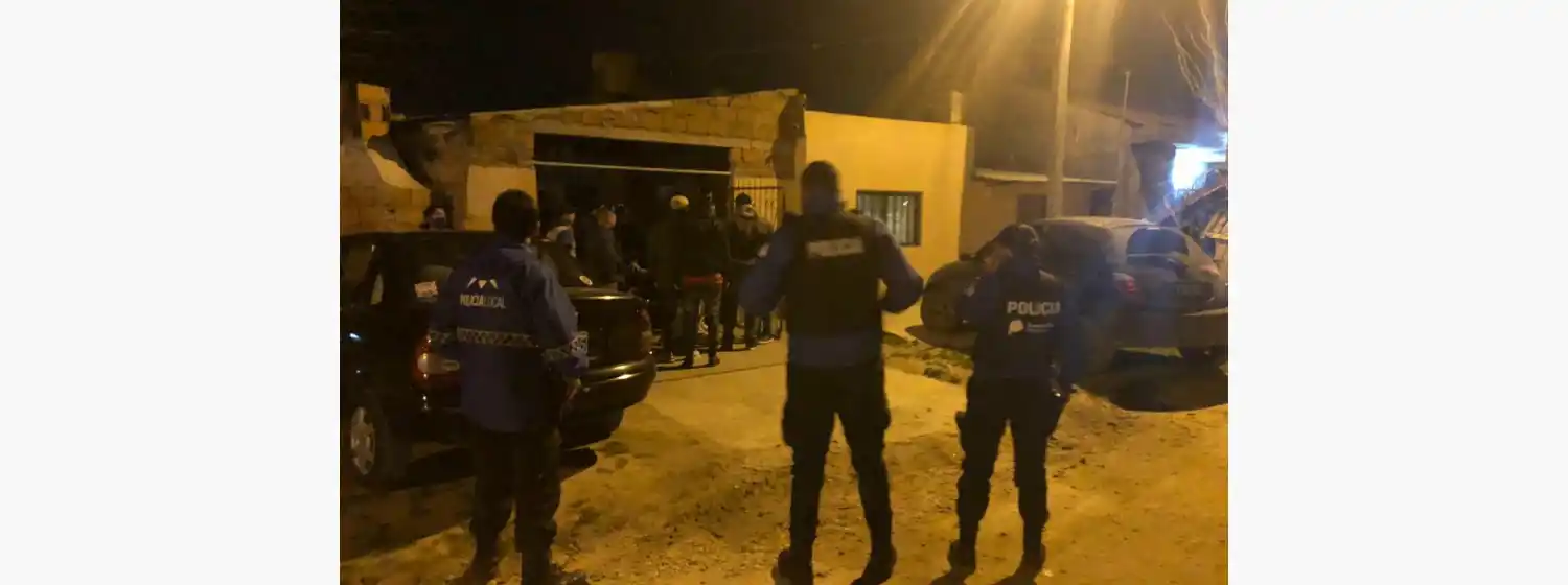Desarticulan un asado en Los Troncos y una fiesta clandestina en barrio Malvinas Argentinas