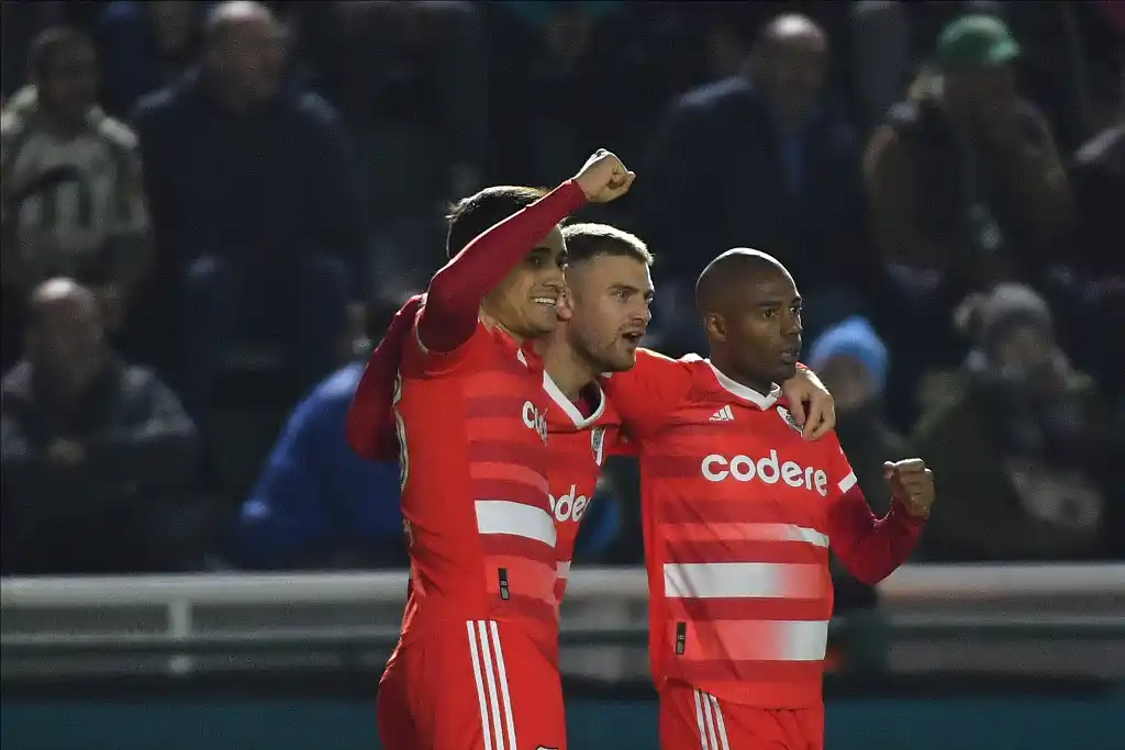 Con la figura de Lucas Beltrán, River goleó a Banfield