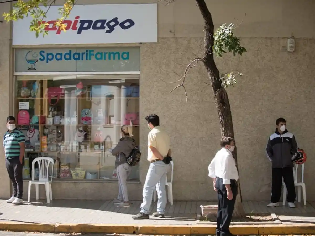 Locales de cobro de servicios abren desde hoy de forma paulatina y progresiva