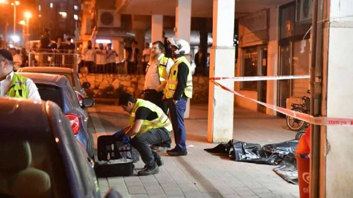 Cinco muertos tras un ataque a balazos en un suburbio de Tel Aviv