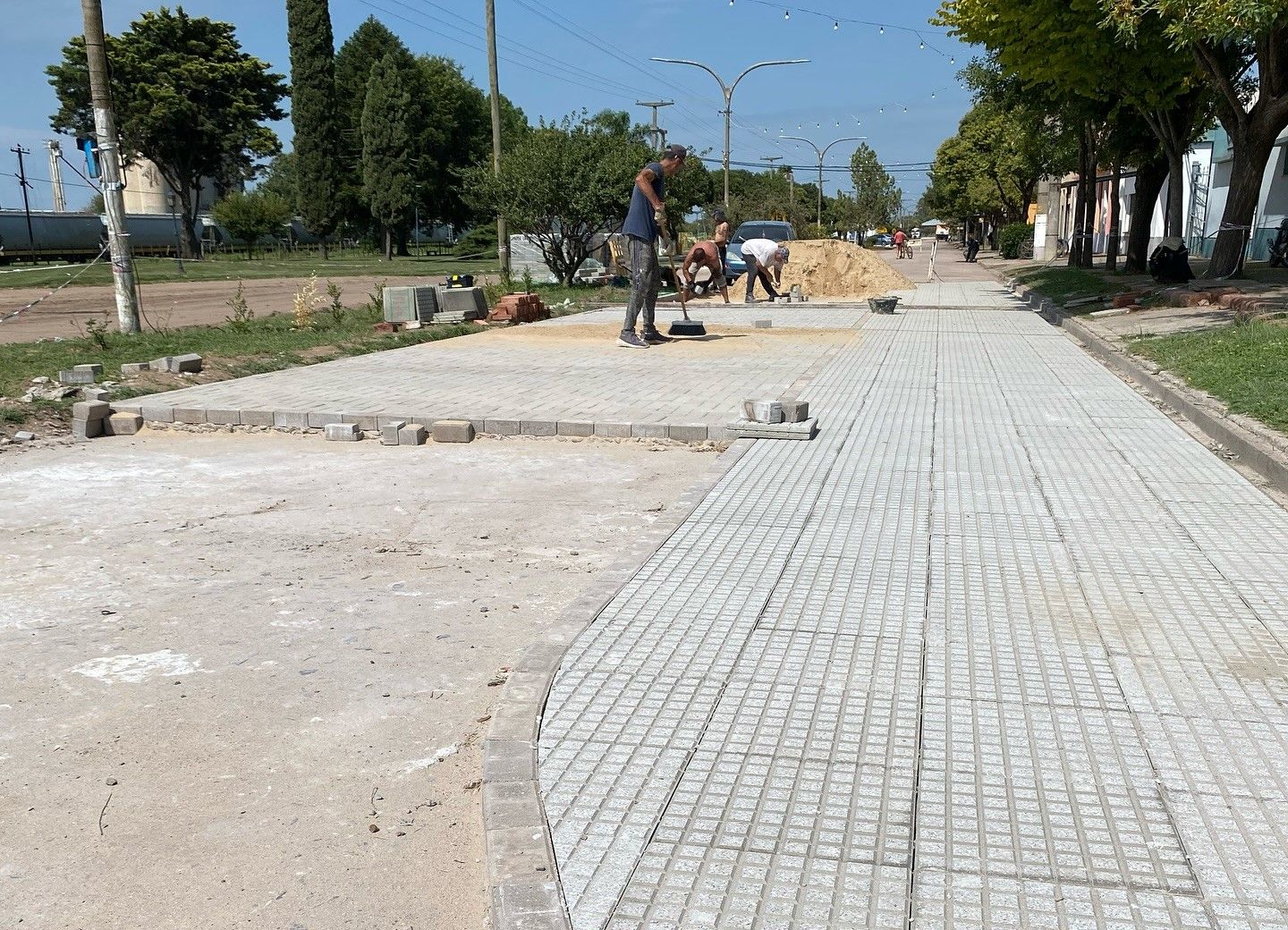 Avanza a paso firme la obra del paseo.