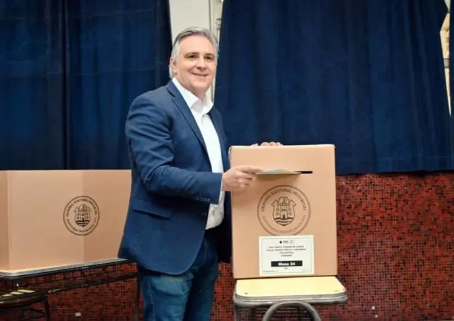 Infrán volvió a ganaren Formosa y Llaryora se imponía en Córdoba