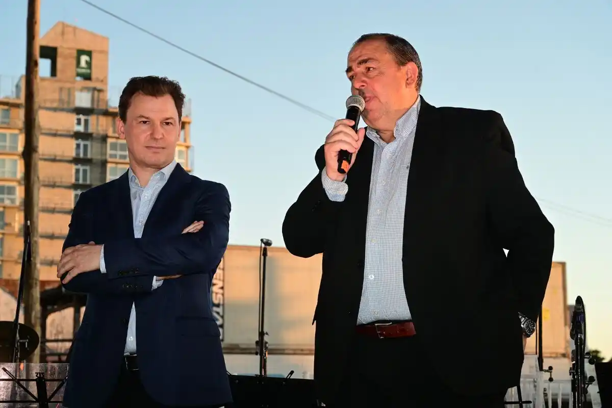 El intendente Poletti resaltó el legado de El Litoral, acompañando al CEO Nahuel Caputto en la inauguración del nuevo edificio, junto al gobernador Pullaro y la vicegobernadora Scaglia. l