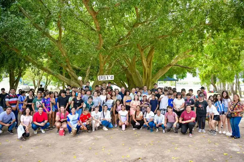 Jóvenes de Formosa y Las Lomitas, ganadores 
de un concurso denominado Viralizarte