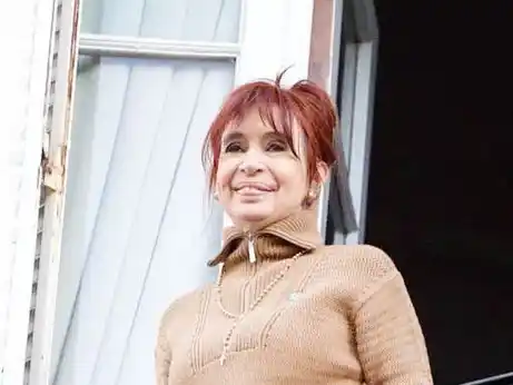 Cristina Kirchner habló desde su domicilio: “Pueden encerrarme a mí, pero no al pueblo”