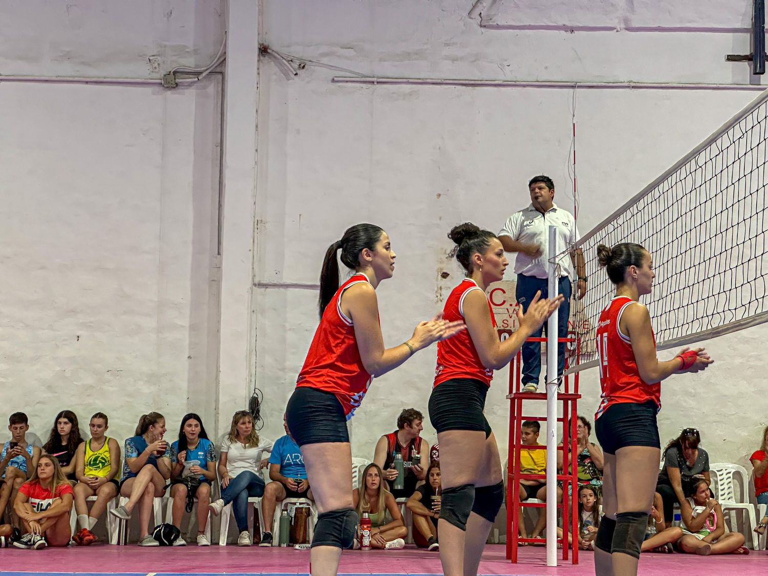 Las chicas "santas" sufrieron la segunda derrota en el torneo