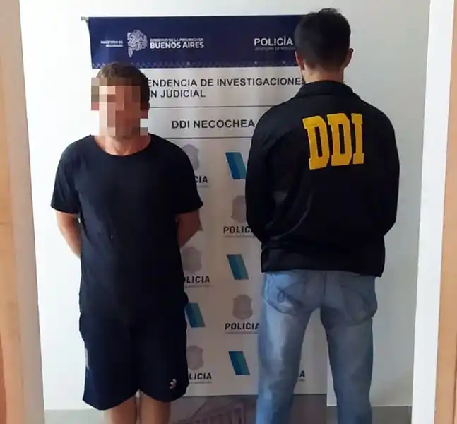 Un individuo está detenido por abusos contra su hija