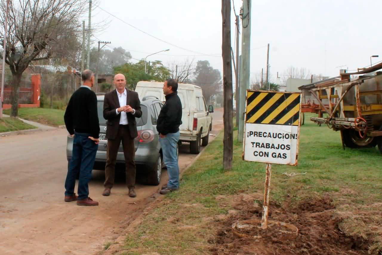 Daireaux: Intendente Hernando presentó nueva red de gas en Barrio Villa Pardo