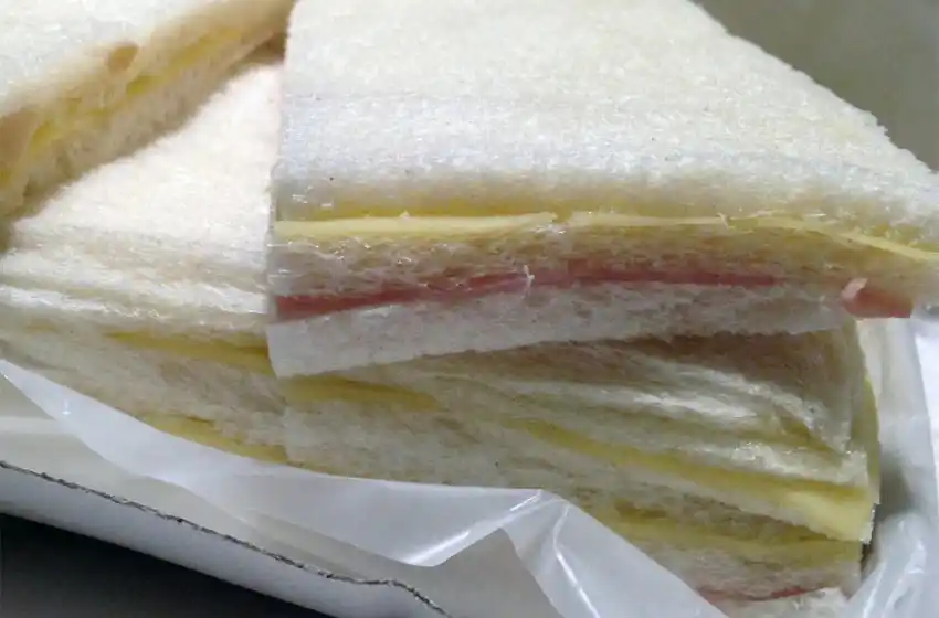 La Anmat prohibió la comercialización de una marca de sándiwiches de miga