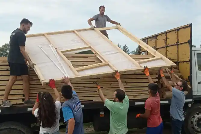Junto a la ONG TECHO se construirán 10 unidades habitacionales en Chascomús