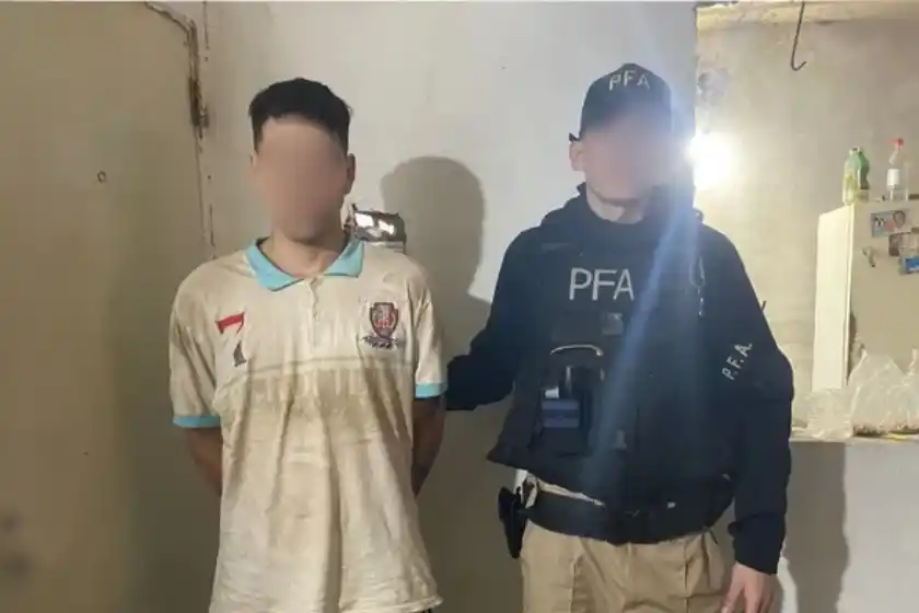 Detuvieron a un presunto barra de Newell's en una serie de allanamientos por una balacera