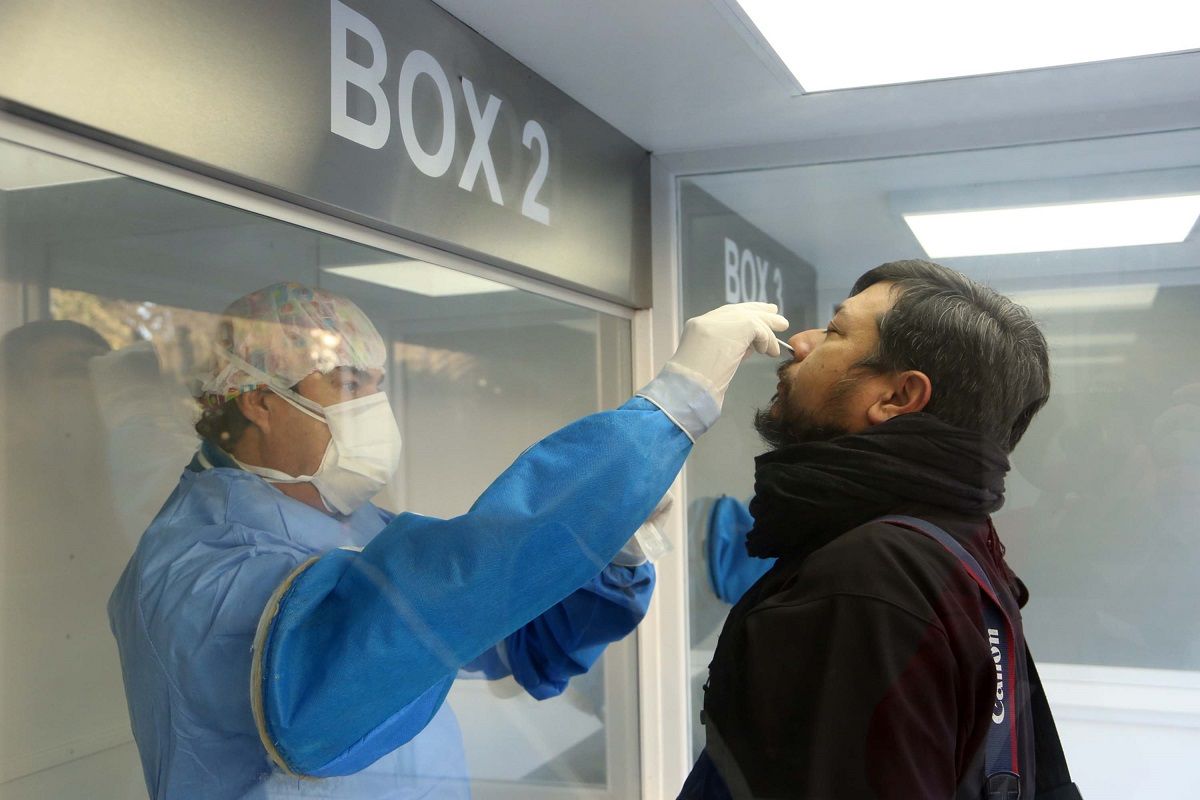 Cifra récord: fallecieron 52 personas y se registraron 2.845 nuevos contagios 