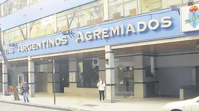 Agremiados juega su partido y hay polémica por la huelga que anticipó