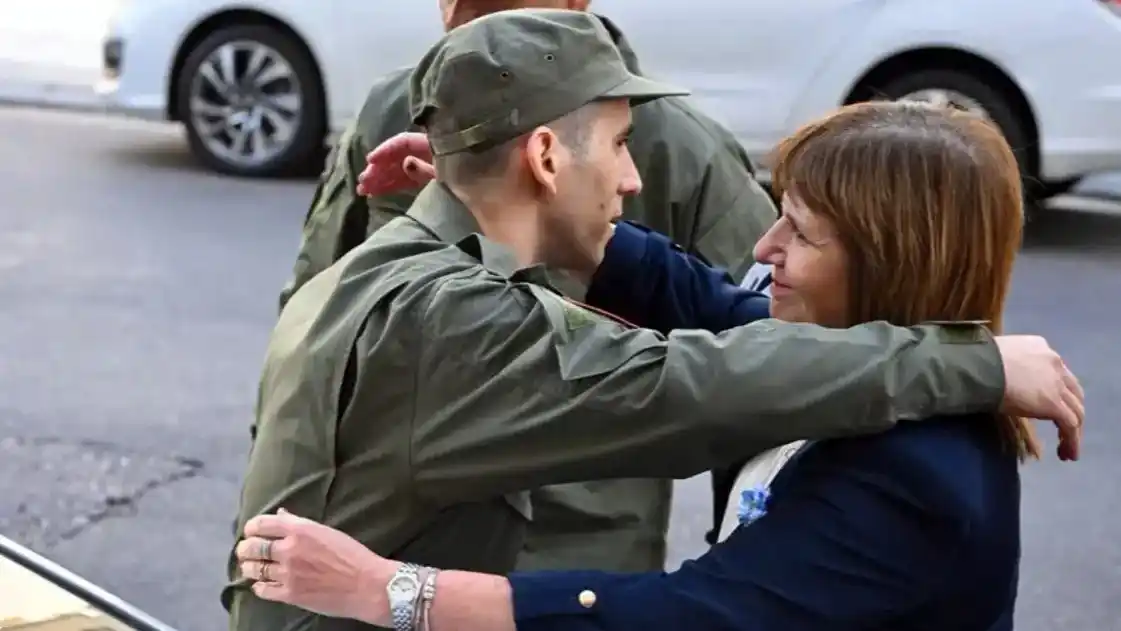 Patricia Bullrich recibió a Nahuel Gallo y dijo que hubo un intento de “apropiación” de la AFA