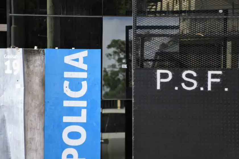 Balearon la Comisaría 19ª de zona oeste y dejaron una nota amenazante