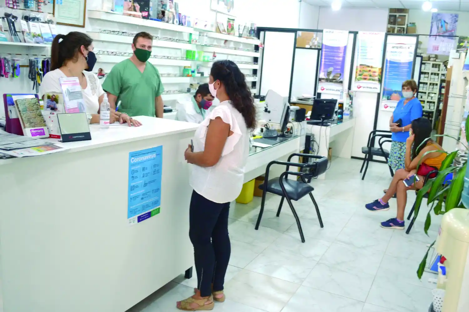 Adhesión a ley que regula la actividad de ópticos y contactólogos