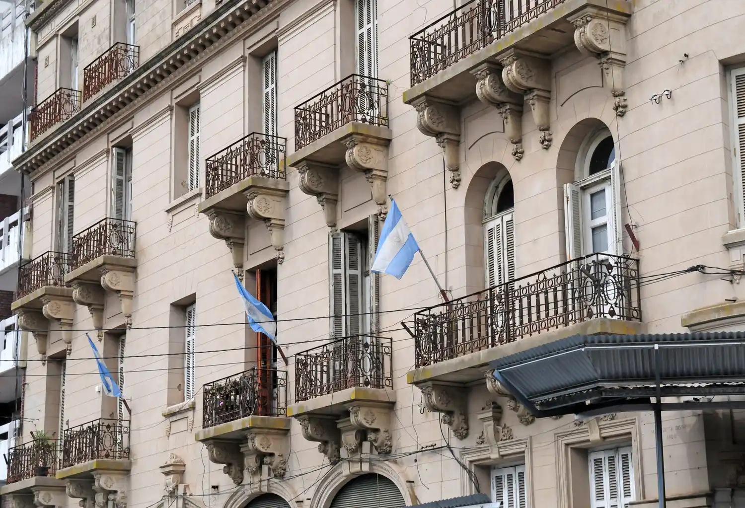 Pararon docentes y nodocentes de la Unicen en reclamo de mejoras salariales