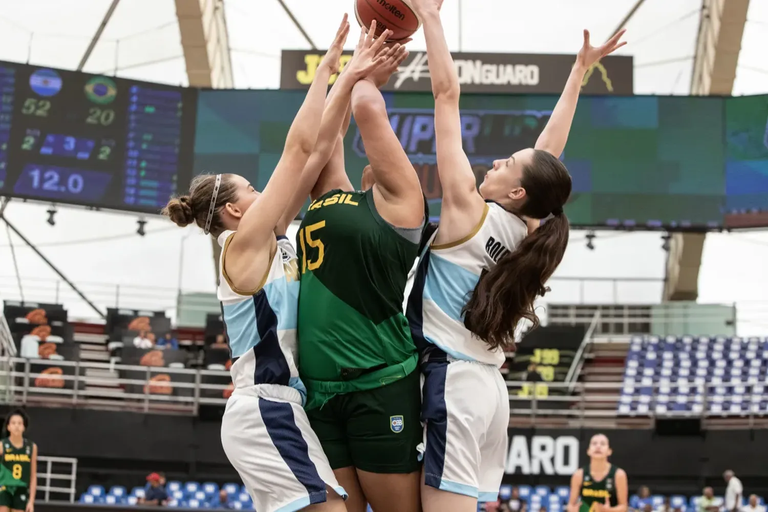 Argentina volvió a ganar y es líder del Grupo B.