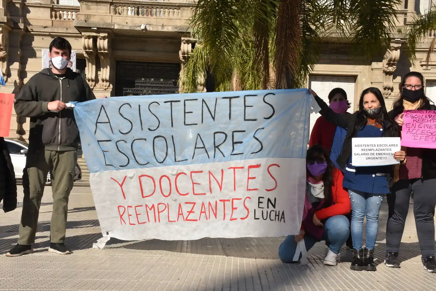 Se estableció un pago de 10 mil pesos para los docentes reemplazantes y asistentes escolares