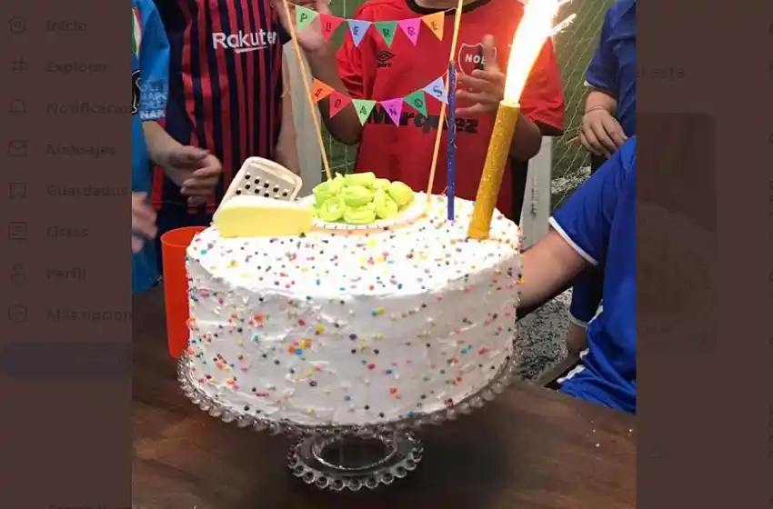 La torta de capelettini que es furor en Twitter y desencadenó un hilo de insólitos pasteles