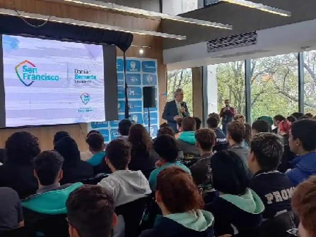 Primera licencia de conducir: adolescentes, entre el aprendizaje y la responsabilidad