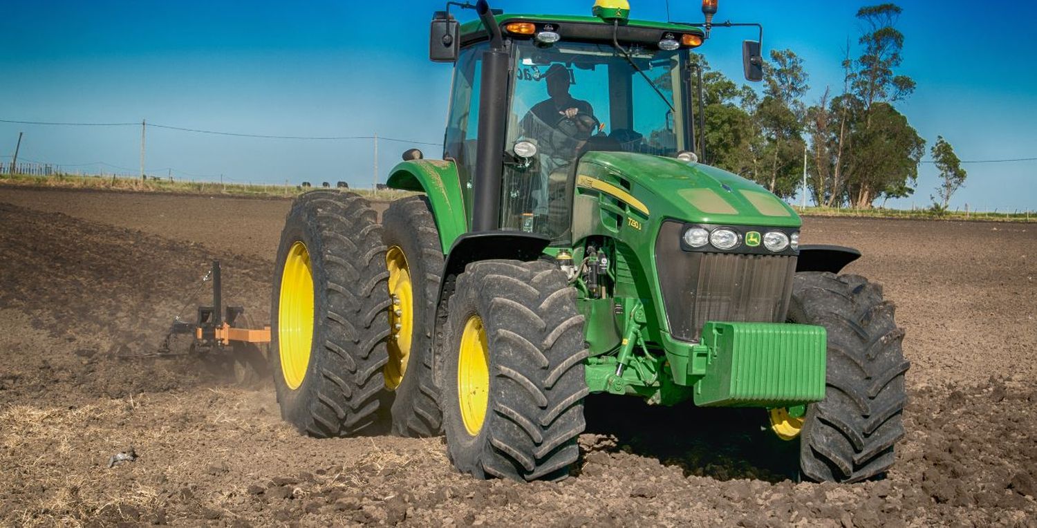 Tragedia en Formosa: un hombre intentó arreglar un tractor, lo succionó el motor y murió en el acto