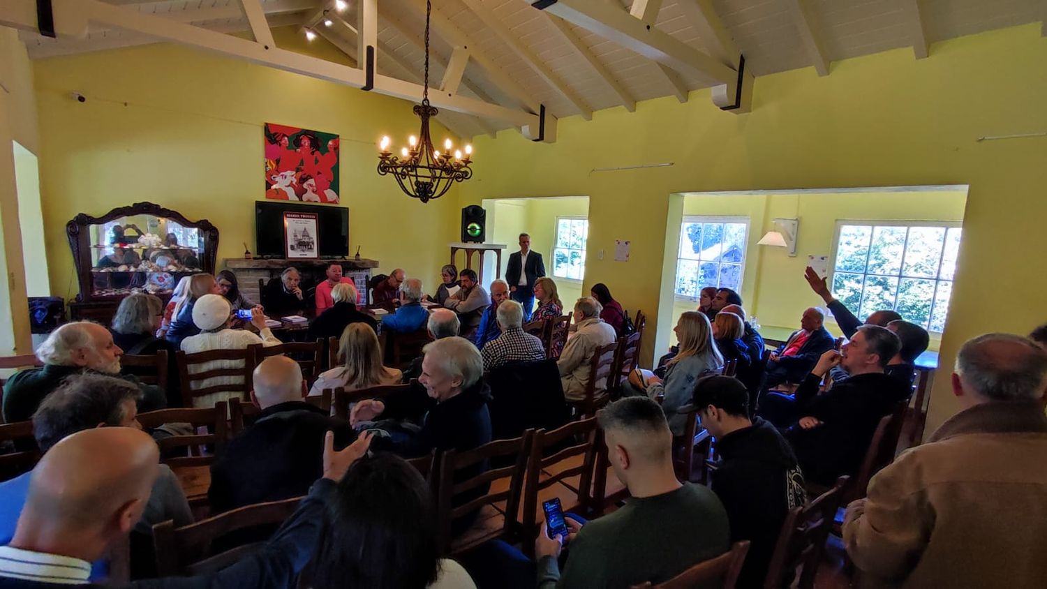 Emblemas del periodismo local, familiares y amigos homenajearon a Mario Trucco