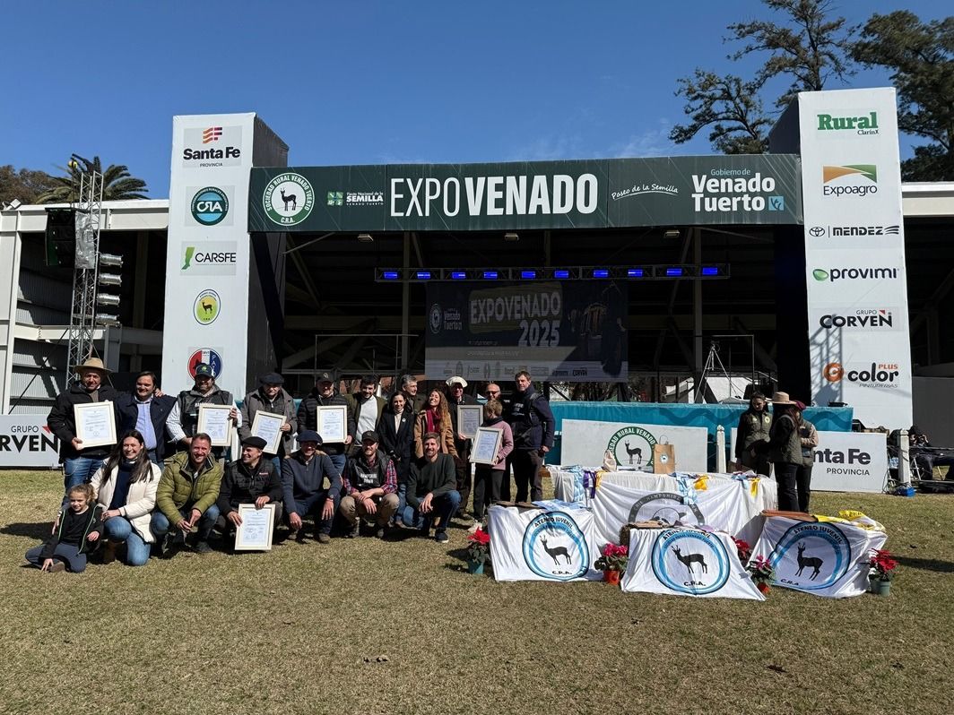 Galnares junto a concejales y funcionarios municipales brindaron su apoyo a los cabañeros ovinos.