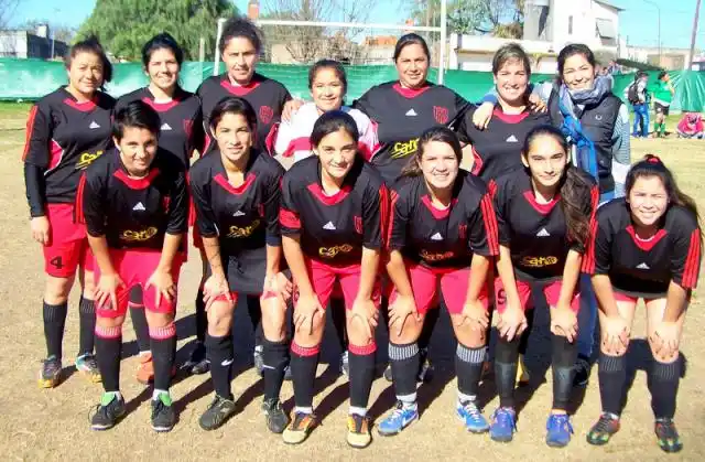 Se jugaron los cuartos de final en el fútbol femenino