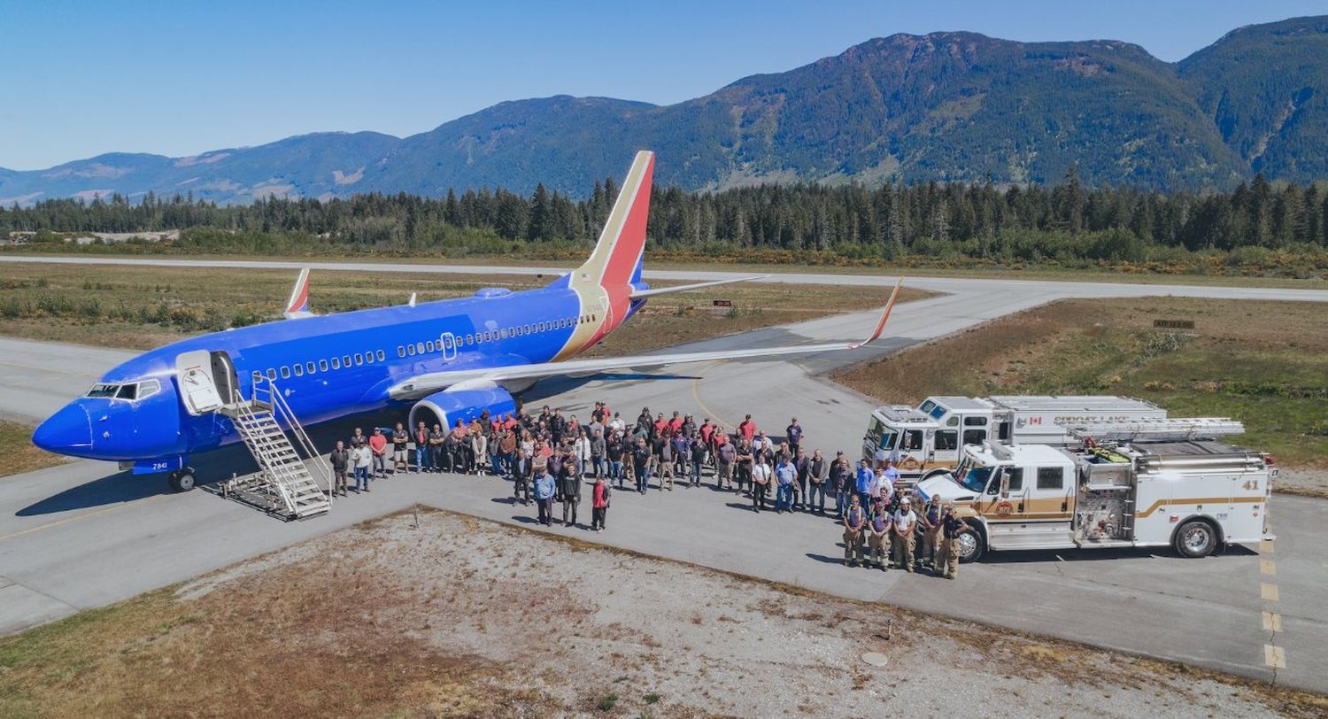 Lucha contra incendios: Coulson Aviation convertirá un 737-700 en avión cisterna