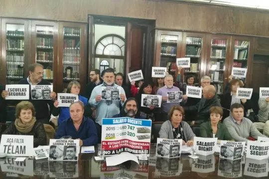 Docentes bonaerenses anuncian un nuevo paro para reclamar por salarios