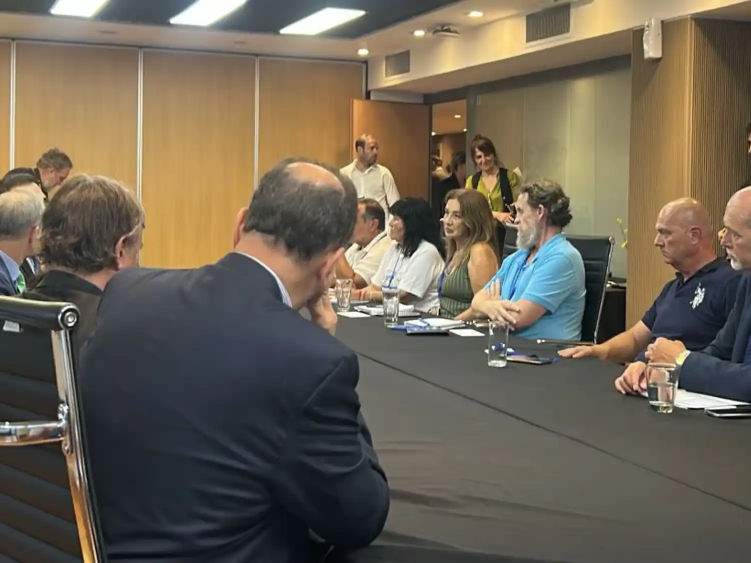 Los sindicatos docentes rechazaron la oferta del Gobierno de subir el mínimo a $500 mil