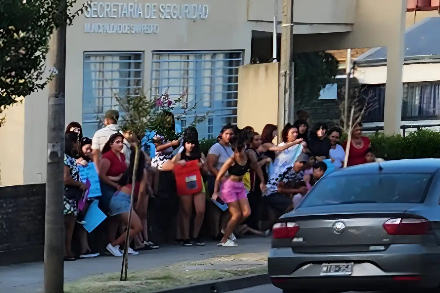 El viernes hubo protesta de familiares de Carlevaris en la Comisaría.