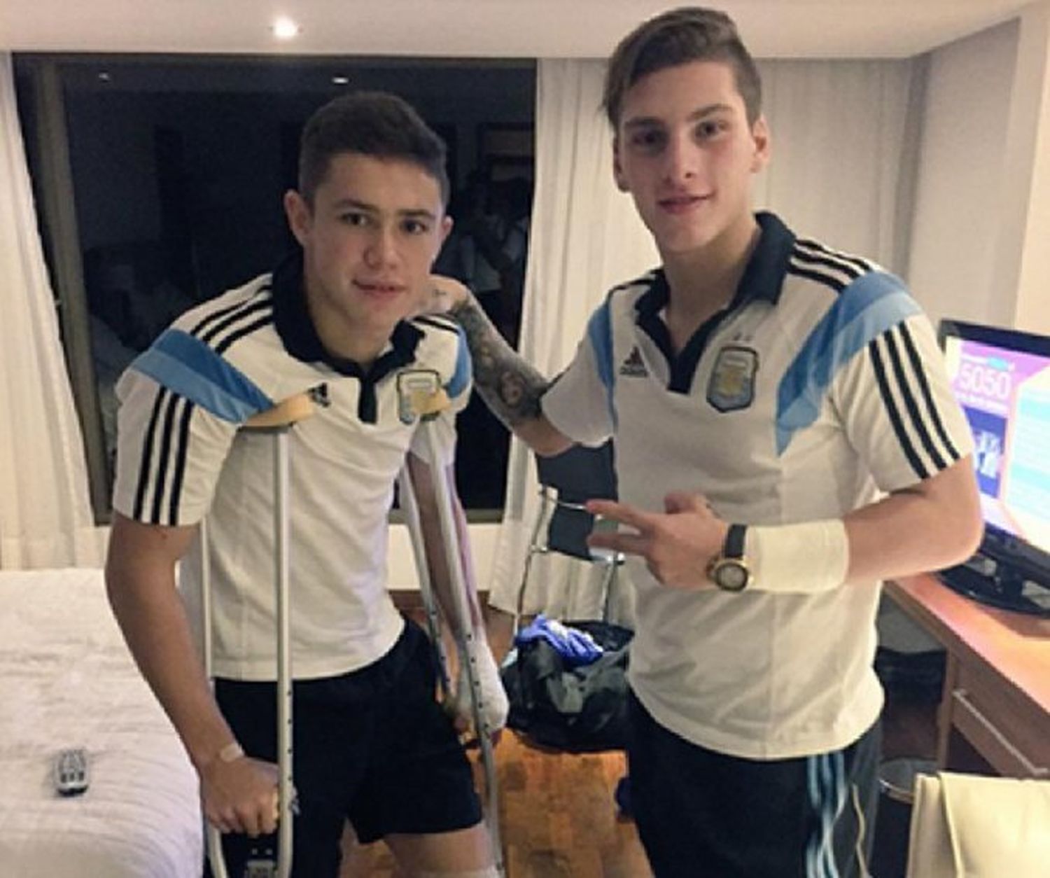 El goleador de la selección cayó de un primer piso mientras jugaba a la Play Station