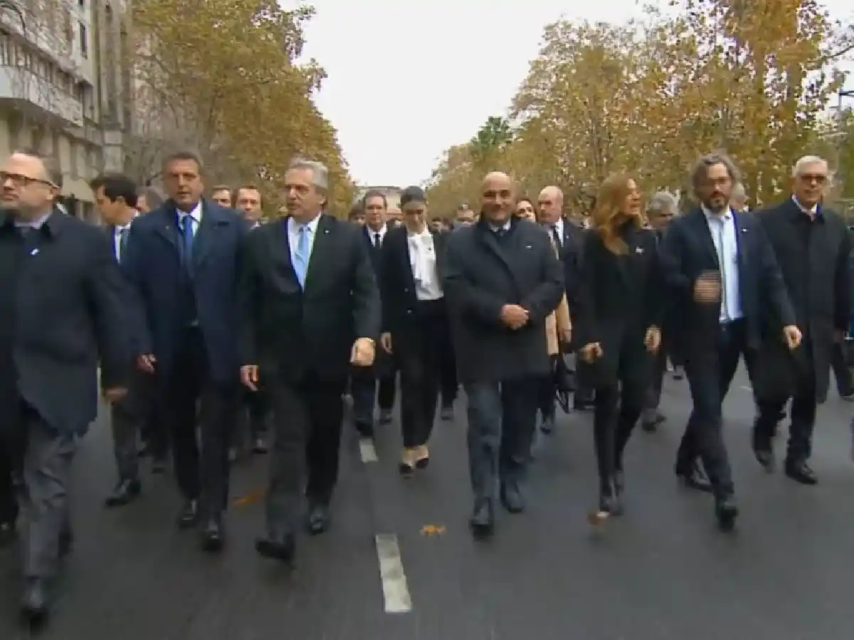 En la previa del Tedeum, Alberto pidió "más unidad que nunca, porque primero está la gente"