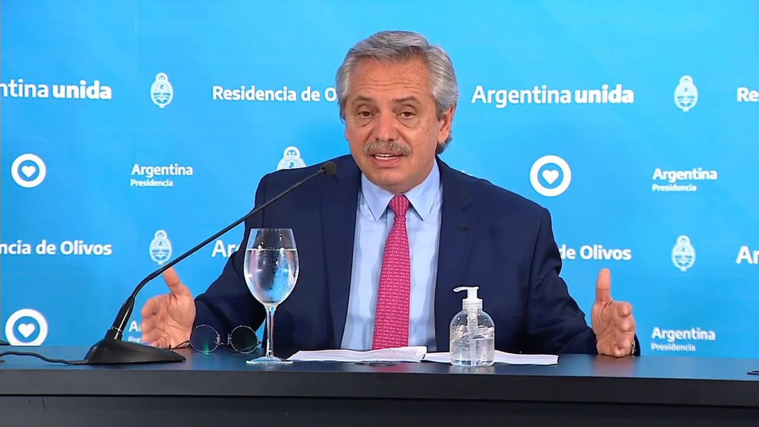 El gobierno apela a la última carta que le queda: más cuarentena