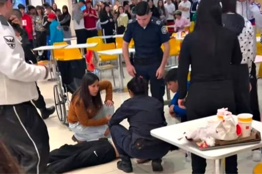 Violenta pelea entre adolescentes