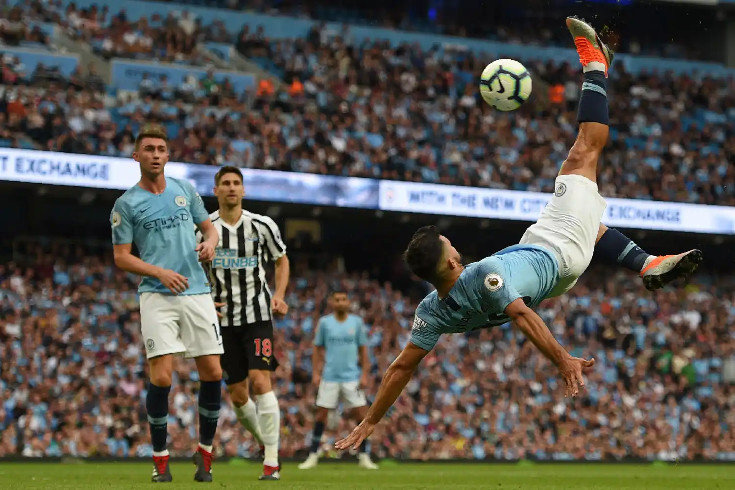 Manchester City sufrió  para derrotar a Newcastle