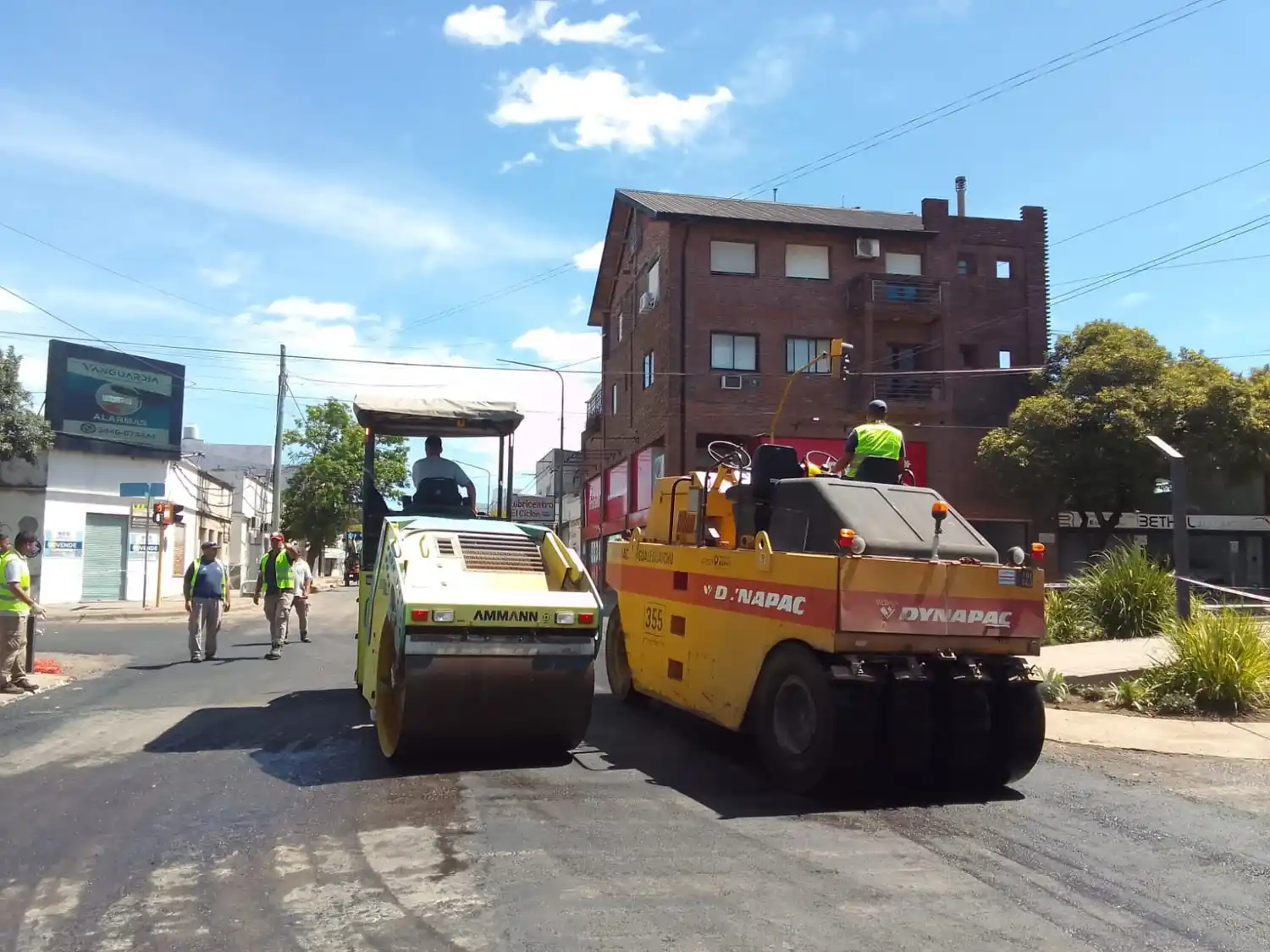 Finalizaron los trabajos de reasfaltado en la intersección de Urquiza y Avenida Parque