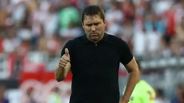 Cuáles son los refuerzos que pidió Coudet para quedarse en Racing