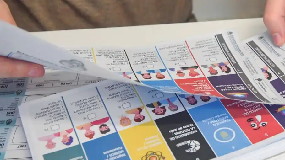 La boleta válida es la que entrega el presidente de mesa. El talón reúne una serie de datos que garantizan la legalidad.