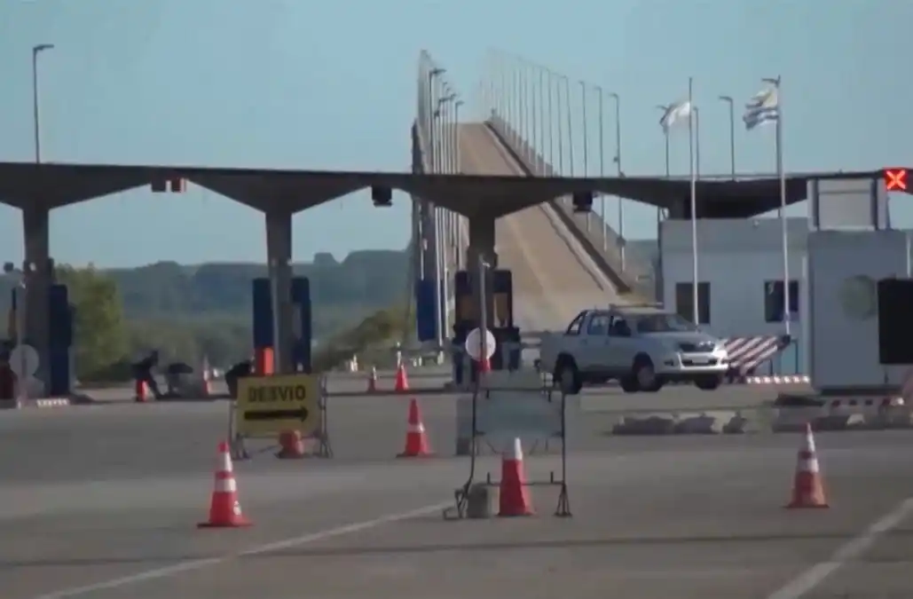 Se produjo un derrame de dióxido de carbono líquido en la zona de Aduana del puente San Martín