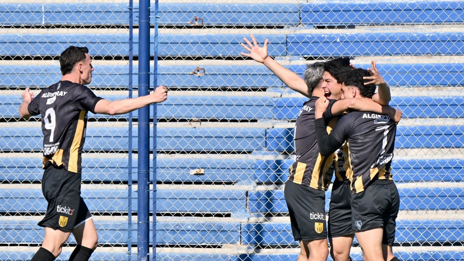 Santamarina va el sábado; y Gimnasia-Velense, el domingo